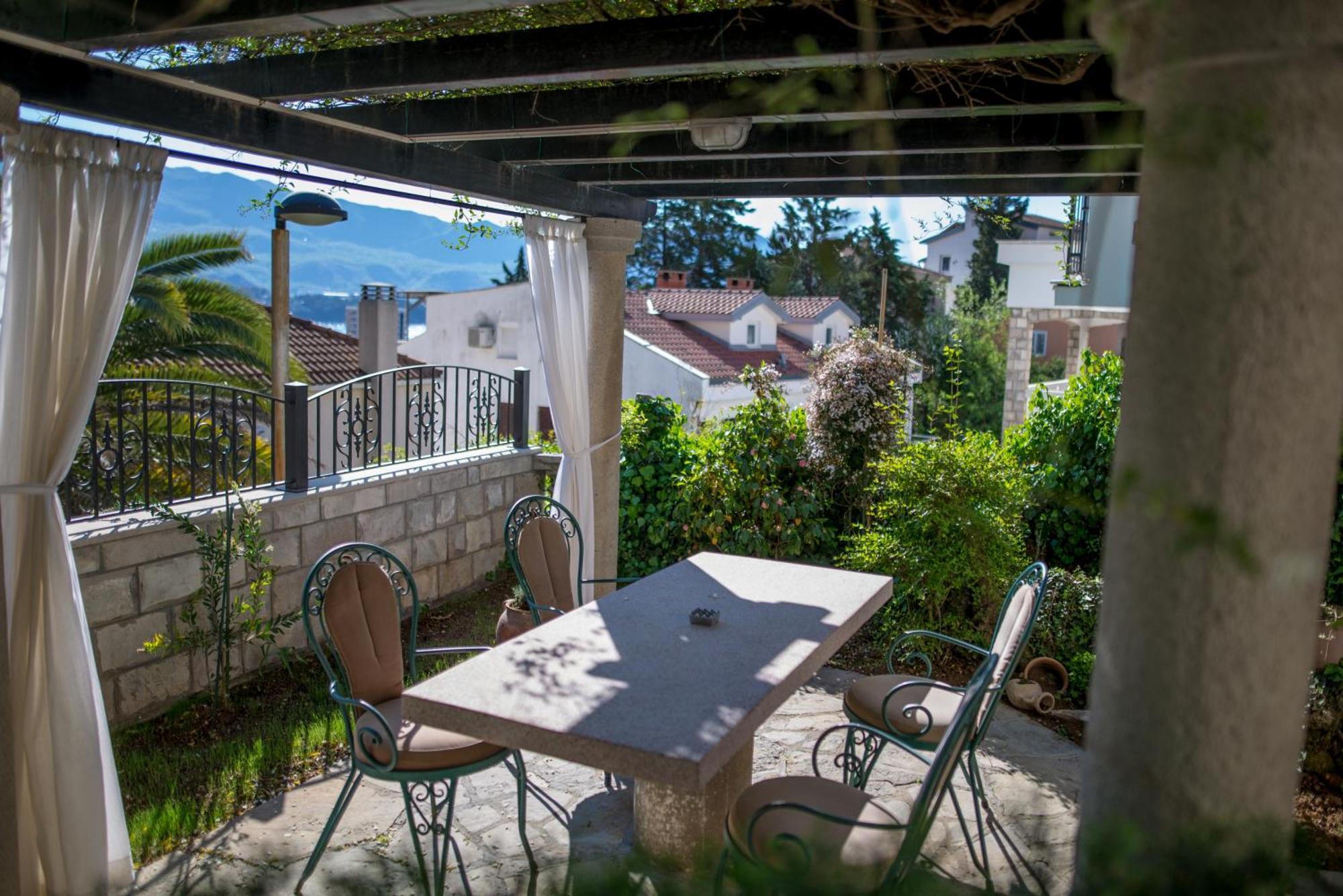 Danigo Apartman *